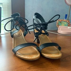 madden NYC Lucinda Women’s Block Heel Sandals